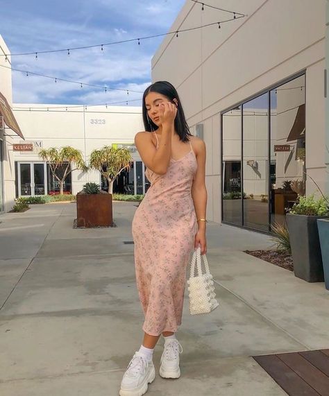 Body On Maxi Dress, Sneaker Dress Outfit, Fitted Dress With Sneakers, Sneaker And Dress Outfit, Sneakers And Dress Outfit, Sneakers With Dress Outfit, Sneakers Dress Outfit, Faye Claire, Dress Sneakers Outfit
