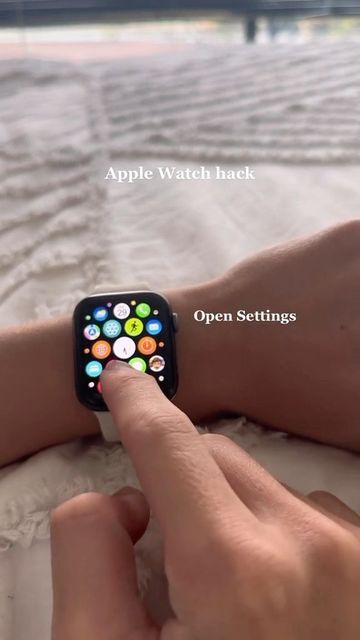Apple Scoop on Instagram: "Apple Watch hack! Do you own an Apple Watch? 🤳 Via @ tech_with_william on TikTok 🏷️ #applewatch #applewatchs7 #applewatchseries7 #applewatchs6 #applewatchseries6 #applewatchse #applewatchs5 #applewatchseries5 #applewatch7 #applewatch6 #applewatch5 #applewatch4 #applewatch3 #appletech #isetups #applefans #appleaddict #appledsign #applehub #theapplehub #appleproducts #applewatchfans" Apple Watch Games Apps, How To Make Your Apple Watch Aesthetic, How To Get Youtube On Apple Watch, Cool Watch Faces, Apple Watch Tips, Apps For Apple Watch, Best Apple Watch Apps, Apple Watch Hacks, Good Apps To Download