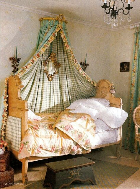 . Shabby Chic Bedrooms, French Inspired Bedroom, Alcove Bed, Bed Crown, French Bed, French Country Bedrooms, French Bedroom, Shabby Chic Bedding, Bed Canopy