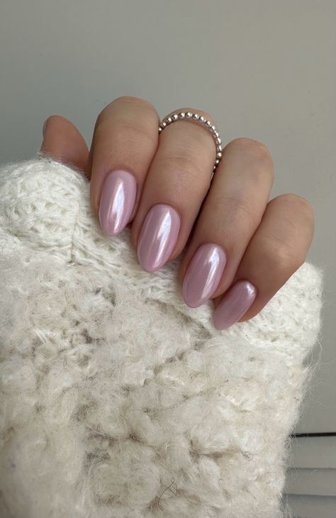 Spring nails. Spring nails 2023 gel.Spring nails 2023.Spring nail idea.Spring nail colors.Nail ideas.Nail designs.Spring manicure.Spring manicure ideas.Spring manicure ideas 2023.Pink nails.Pink nails ideas.Pink nails design.Pink nails almond.Glazed donut nails.Glazed donut nails pink. Short Almond Wedding Nails, Bridal Nails Pink, Crome Nails, Pink Chrome Nails, Milky Nails, Viral On Tiktok, Eye Nails, Casual Nails, Pearl Nails