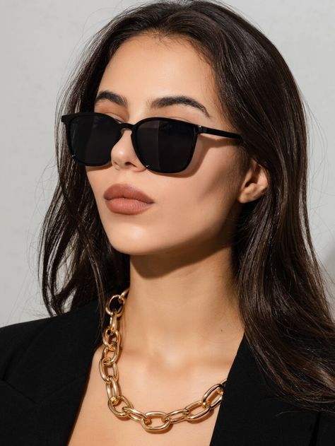 Stylish Sunglasses Women, Classic Sunglasses Women, Classy Glasses, Glasses Frames Trendy, Casual Sunglasses, نظارات شمسية, Big Sunglasses, Trendy Glasses, Shades For Women