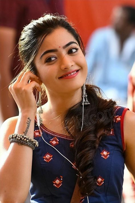 Rashmika Mandanna Indiana Girl, Rashmika Mandana, Bollywood Hairstyles, Rashmika Mandanna, South Actress, Couples Poses For Pictures, Actress Pics, South Indian Actress, 4k Hd