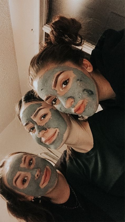 Best Friend Fotos, Bff Pics, Face Mask Aesthetic, Mask Aesthetic, Bloc Party, Fotos Goals, Best Friend Photoshoot, Lake Pictures, Best Friends Aesthetic