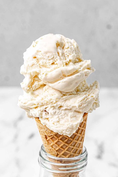 No Churn Vanilla Ice Cream, Easy Ice Cream Recipe Homemade, Vanilla Ice Cream Cone, Flake Recipes, Cream Photography, Vanilla Icecream, Easy Homemade Ice Cream, Ice Cream Photography, Dinner Then Dessert