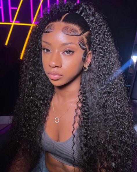 Curly Hair Frontal Wig Styles, Curly Sew In Weave Hairstyles, Lace Front Wigs Hairstyles For Black Women, Cute Curly Lace Front Hairstyles, Lace Frontal Curly Hairstyle, Deep Wave Styles Frontal, Birthday Hairstyle Curly Hair, Hairstyle For Curly Wig, Two Braids Wig Style