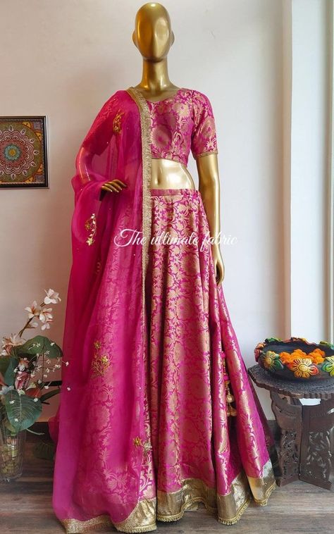 Pink Silk Lehenga, Banarsi Lehenga, Bridesmaid Lengha, Bridesmaid Dresses Indian, Lehenga Bridesmaid, Pakistani Lehenga, Brocade Lehenga, Bridesmaid Lehenga, Indian Wedding Lehenga