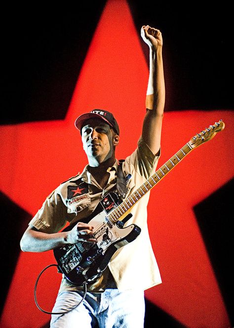 Tom Morello - Rage Against The Machine Vic Rattlehead, Tom Morello, Rock Guitarist, Photographers Gallery, Rage Against The Machine, Rock Guitar, Rock N’roll, Mötley Crüe, New Rock