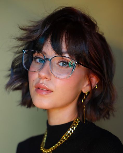 Imgur: The magic of the Internet Glasses Square Face For Women, Stylish Glasses Frames For Women, Short Bob Glasses, 80s Glasses Women, Green Frame Glasses, Green Glasses Frames For Women, Big Glasses Drawing, Glasses Frames For Asian Women, Glasses Model Photography