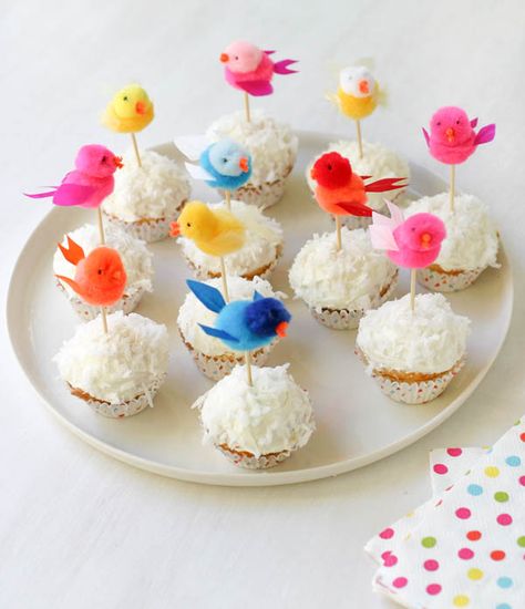 Pom Pom Bird Picks Diy Birthday, Diy Bird Decor, Happy Bird Day, Bird Birthday Parties, Bird Party, Bird Cakes, Bird Birthday, Party Top, Diy Birthday Party