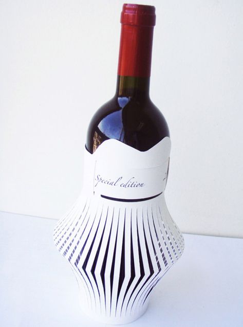 Wine Gift Wrapping, Bottle Gift Wrapping, Wine Sleeve, Wine Spritzer, Wrapping Gift, Wine Label Design, Cheap Wine, Bottle Wrapping, Wine Packaging