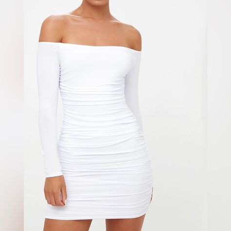 Basically Brand New Bodycon Dress From Pretty Little Thing. Worn Only Twice It Is Perfect For A Formal Event Or Homecoming. Size 2 Graduation Dresses, Elegant Dresses White, Short White Graduation Dress, Cute Graduation Dresses, Runched Dress, Grad Fits, Bodycon White Dress, Senior Szn, White Dresses Graduation