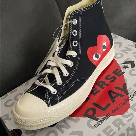 Converse Heart Shoes, Converse Heart, Boty Converse, Prada Men Shoes, Converse Aesthetic, Homecoming Shoes, Heart Shoes, Fresh Shoes, Mode Ootd