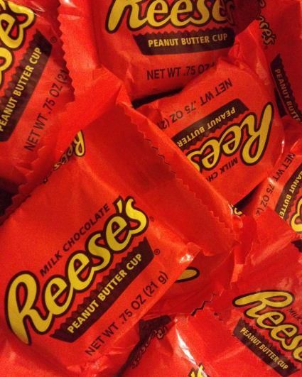 mini's anyone Reeses Pieces Aesthetic, Peanut Butter Cups Aesthetic, Reese’s Pieces, Surprise Basket, Reese Peanut Butter Cups, Reese Pieces, 1920s Advertisements, Reese Cups, Reeces Pieces
