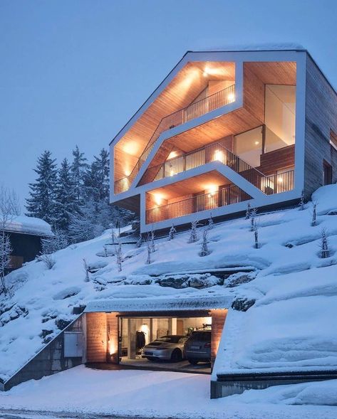 TIMEOUT HOMES on Instagram: “Found our alpine escape in Switzerland 🇨🇭 love this modern Chalet! 😍🏡🍷🧀 Tag ya friends who need a vacay asap!! The swiss mountains are…” Switzerland Houses Luxury, Swiss Architecture Modern, Home In Switzerland, Swiss Mountain House, Swiss Mansion, Switzerland Mansion, Switzerland Homes, Modern Swiss Chalet, Rich Houses