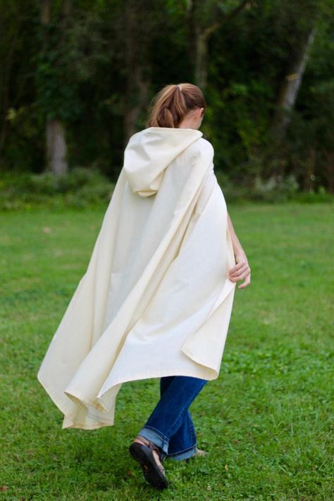 Cream Hooded Cloak Adult size | Etsy Croquis, Cloak Drawing Refrences, Ren Faire Costume, Costume Capes, Wrinkled Clothes, Shirt Folding, Body Outfit, Hooded Cloak, Green Fits