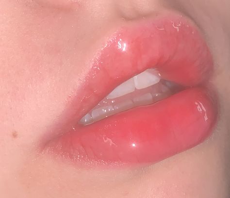Heart Shaped Lips Natural, Rosy Lips Natural, Lips Manifest, Lips Aesthetic Pink, Perfect Lips Aesthetic, Full Lips Aesthetic, Lips Goals, Pink Lip Aesthetic, Prom Lips