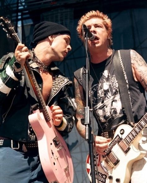 Rancid Punx Lars Frederiksen, Rancid Band, Tim Armstrong, 70s Punk, Social Distortion, Heavy Metal Rock, Punk Rocker, Punk Bands, Gym Workout For Beginners