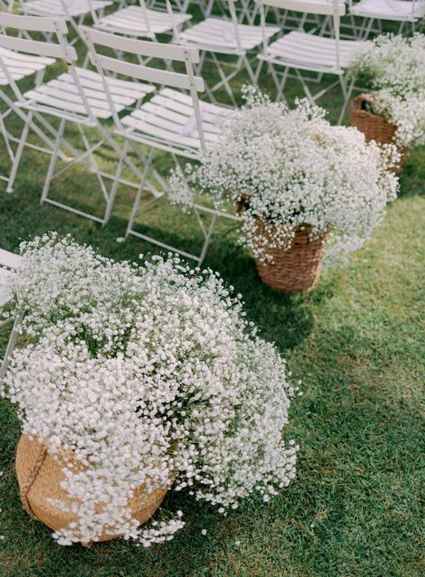 Cheap Spring Flowers For Wedding, French Outdoor Wedding, Outdoor Decoration Wedding, Wedding Reception Tables Centerpieces Hydrangeas, French Vintage Wedding Decor, Mediterranean Flowers Wedding, Country Cottage Wedding Ideas, European Romantic Wedding, Aisle Wedding Outdoor