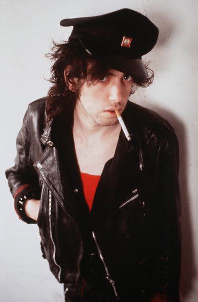 I'm sure Mick would pay good money to have this removed from the Internet. Paul Simonon, Punk Icons, Around The Fur, Rock Photo, Mick Jones, Punk Boy, British Punk, 70s Punk, Leather Jacket Men Style