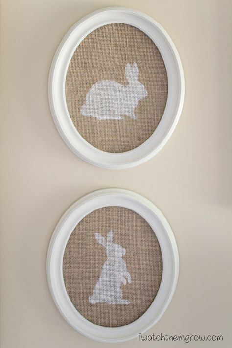 Diy Bunny Decor, Oster Dekor, Bunny Easter Decor, Burlap Bunny, Rustic Easter Decor, Farmhouse Easter Decor, Spring Easter Crafts, Bunny Decor, Old Frames