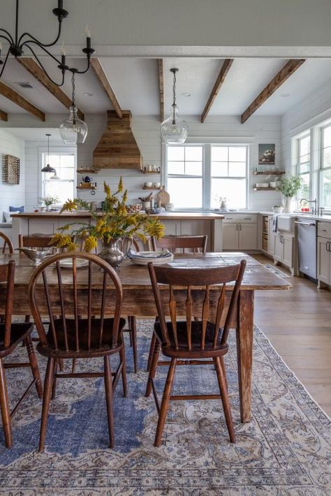 Rustic Farmhouse Style Kitchen, Traditional Farmhouse Kitchen, Moore House, Farmhouse Kitchen Lighting, Cottage Interior, Farmhouse Kitchen Design, House Interiors, Farmhouse Interior, Farmhouse Style Kitchen