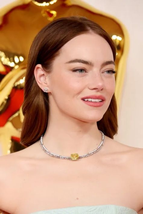 The Best Hair & Makeup Looks of the 2024 Oscars Red Carpet Natural Makeup, Subtle Natural Makeup, Oscar 2024 Red Carpet, Oscar Makeup Looks, Subtle Prom Makeup, Evening Makeup Looks, Oscars Hair, Red Carpet Hairstyles, Tv Makeup