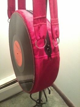 Diy Bag With Zipper, Records Crafts, Record Purse, Record Diy, Vinyl Records Diy, Records Diy, Zipper Sewing, Record Bag, Vinyl Record Crafts