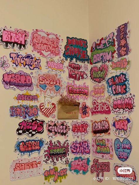 Cute Graffiti Art, Happy Birthday Graffiti Letters, Graffiti Art Tutorial, Graffiti Doodle Art, Graffiti Wall Art Bedroom, Drawings To Put On Your Wall, Things To Paint On Your Wall, Graffiti Art Background, Graffiti Room Ideas