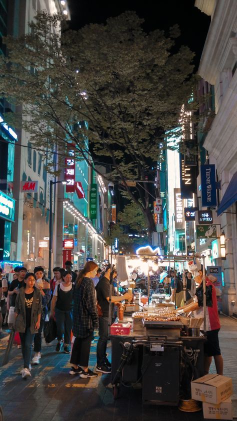 Nature, Seoul Shopping Street, Myeongdong Seoul Aesthetic, South Korea Seoul Food, Myeongdong Aesthetic, Street In Korea, South Korea Shopping, Street Food Korea, Seoul Street Food