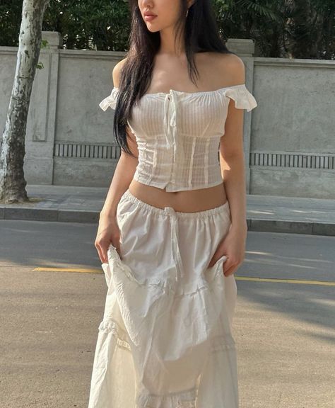 via @bbyambi, outfit from @jinnipick Flowy Picnic Outfit, Flowy Tops Aesthetic, White Dress Concert Outfit, Dress For Picnic Outfits, Fairy Top Outfit, Latina Fairy Aesthetic Outfits, Latina Fairy Core, White Flowy Dress Aesthetic, Latina Fairy Outfits