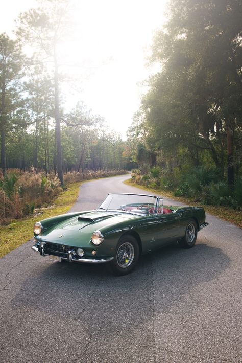 Green Ferrari, Ferrari 400 Superamerica, Ferrari 400, Ferrari Vintage, Old Vintage Cars, Ferrari Car, Classy Cars, Pretty Cars, S Car