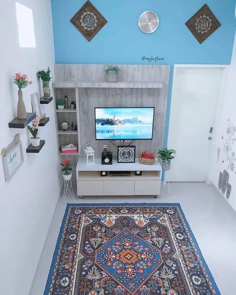 ide inspiratif ruang TV lesehan Deco Ruang Tamu Simple, Design Ruang Keluarga, Ruang Tv Aesthetic, Ruang Tamu Aesthetic, Tv Rack Design, Tv Room Decor, Ruang Tv, Wardrobe Interior Design, Home Design Floor Plans