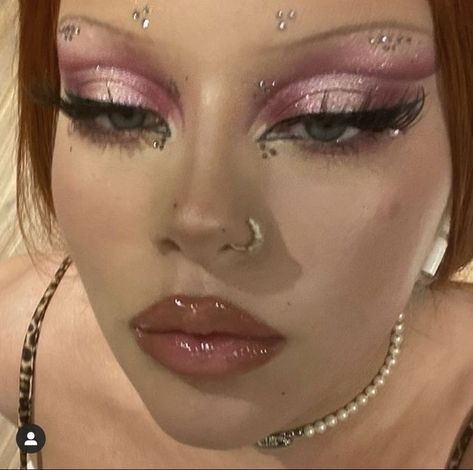 Y2k Makeup Looks, Elegantes Makeup, Dag Make Up, Artsy Makeup, Mekap Mata, Y2k Makeup, Flot Makeup, Smink Inspiration, Swag Makeup