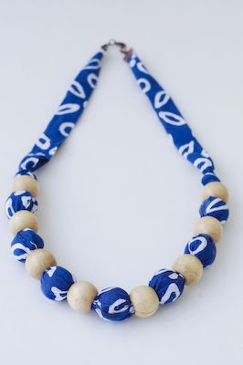 Bubbly Blue Necklace  Batik Indonesia Diy Fabric Jewelry Necklaces, Fabric Necklaces Ideas, Jewelry Fabric, Diy Fabric Jewellery, Fabric Jewellery, Textile Necklace, Fabric Earrings, Fiber Jewelry, Fabric Necklace