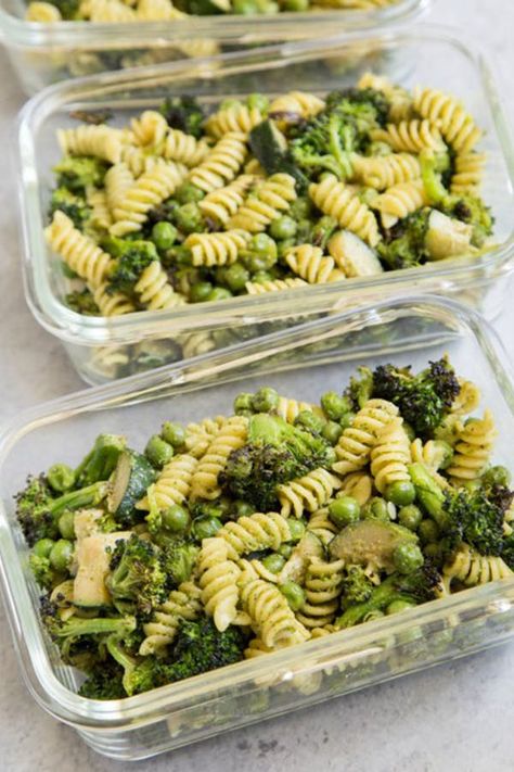 Pasta Meal Prep, Vegetable Lunch, Burrito Bowl Meal Prep, Cooking Veggies, Vegetarian Bowls, Resep Pasta, Arugula Pesto, Vegetarian Meal Prep, Easy Healthy Meal Prep