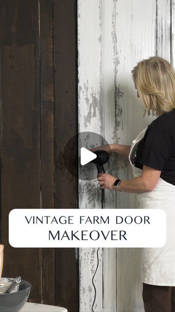 𝐅𝐔𝐒𝐈𝐎𝐍 𝐌𝐈𝐍𝐄𝐑𝐀𝐋 𝐏𝐀𝐈𝐍𝐓 on Instagram: "Follow along with paint expert Loree Pringle as she transforms this brand-new door into a century-old Swedish-inspired farmhouse door. Loree will demonstrate different techniques such as creating crackle with Milk Paint, creating a chippy look using wax and using Milk Paint to create a realistic rust effect.  #milkpaint #fusionmineralpaint #paintingtips #oldfarmhousestyle #doormakeover #diyproject #chippypaint" Chippy Paint Technique, Chippy Painted Furniture, Farmhouse Mantle Decor, Farmhouse Mantle, Farmhouse Door, Farmhouse Doors, Vintage Doors, Furniture Refinishing, Chippy Paint