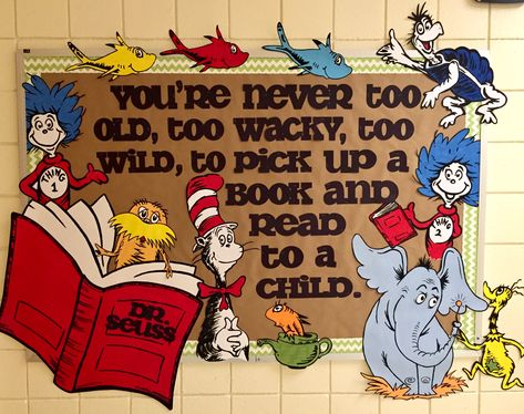 Prek Reading Bulletin Boards, Dr Seuss Reading Bulletin Board, Dr Seuss Library Ideas, Book Week Bulletin Board Ideas, Bulletin Board About Reading, Literacy Bulletin Board Ideas Preschool, Dr Suess School Decorations, Dr Seuss Bulletin Board Ideas Preschool, Dr Seuss Themed Classroom