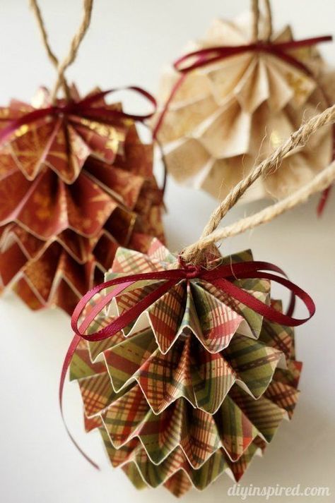 Instructions: Paper Pine Cones, Diy Paper Christmas Ornaments, Pine Cone Ornaments, Cone Ornaments, Paper Christmas Ornaments, Origami 3d, Christmas Paper Crafts, Navidad Diy, Paper Ornaments