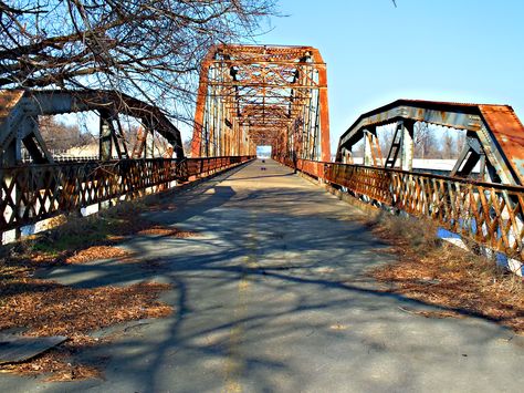 Old Highway 16 Bridge, Muskogee, Oklahoma. Old Building, Muskogee Oklahoma, Truss Bridge, Oklahoma History, Abandoned Things, Travel Oklahoma, Old Buildings, Oklahoma City, Capital City