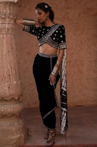 Black Indian Outfit, Indo Western Outfits For Women, Saree Skirt, Mehendi Outfit, Zardosi Embroidery, Fancy Sarees Party Wear, Gaun Fashion, Indo Western Dress, Indian Dresses Traditional