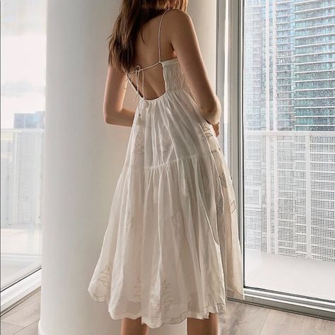 ISO: Aritzia Wilfred Vagabond Dress Strappy White Dress, Casual Romantic Dress, Boho Graduation Dress, Flowy White Dress, Long Dresses Casual, Romantic Clothes, Voluminous Skirt, Babydoll Dresses, Cotton Summer Dress