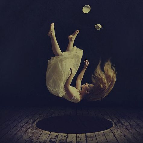 Free Falling: A Key to Worrying Less About the Indefinite Future Brooke Shaden, Surreal Photos, Surrealism Photography, Conceptual Photography, Poses References, Foto Art, Arte Horror, Foto Inspiration, 영감을 주는 캐릭터