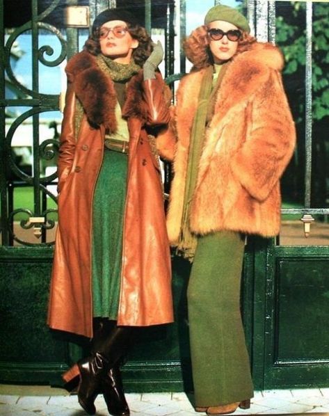 70s Winter Fashion Looks To Recreate Now Pictures From The 70s Fashion, Winter In The 70s, 70s Winter Style, 70s Womens Office Fashion, 90’s Womens Fashion, Retro Fall Fashion, 70s Set Design, 70s Cowboy Fashion, Winter 70s Outfits