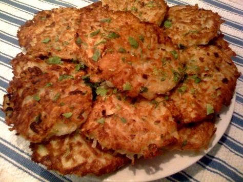 German potato pancakes - dinner tonight by request of my husband! Perkins Potato Pancake Recipe, Potato Pancakes Shredded, Potato Pancake Recipe, Potato Pancakes Recipe, German Potato Pancakes, Potatoe Pancake Recipe, Potato Pancake, Oktoberfest Food, German Potato