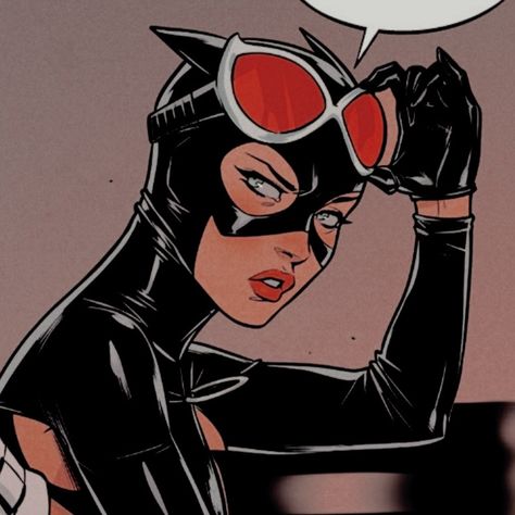 Selena Kyle Comics, Catwoman Icon Comic, Selena Kyle Aesthetic, Selina Kyle Pregnant, Catwoman Selina Kyle Comic Art, Lala Core, Selina Kyle Comic, Selina Kyle Aesthetic, Selina Kyle Icon