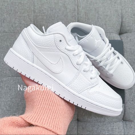 Nike Air Jordan 1 Low Triple White Shoes Best Seller It Comes With Youth’s Size 6 Youth = Women’s 7.5 (Last) - Sold 7 Youth = Women’s 8.5 (Last) Select Women’s Size When Check Out Brand New With Original Box 100% Authentic Classic & Retro Style Ship Same Or Next Day All Sales Final. Nike Shoes Women Jordan, Jordan White Shoes, Air Jordans White, Nike Jordan Retro 1, Shoes Nike White, Jordan1 Low, Jordan 1 Low Triple White, Nike Shoes White, Air Jordan White