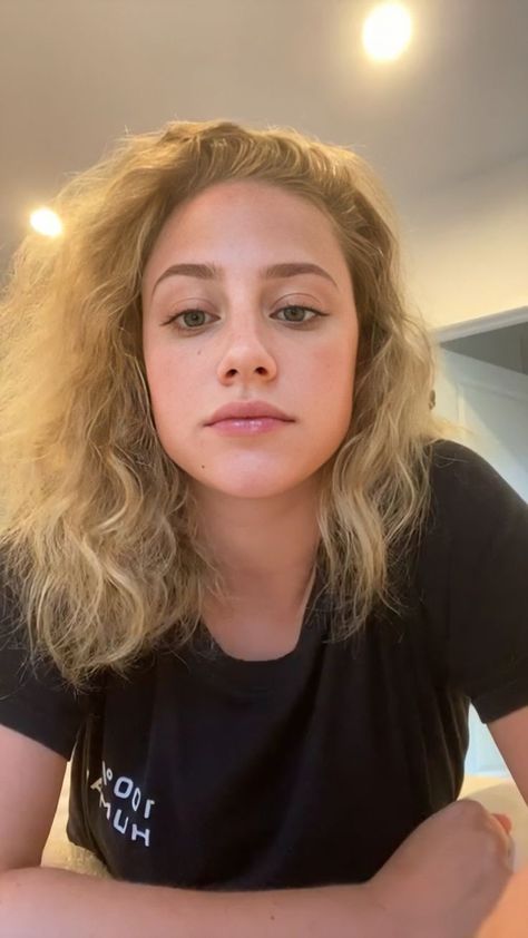 Kaley Cuoco Hair, Comfort Celebrities, Victoria James, Deni Denials, Fake Ft Call, Lili Reinhart And Cole Sprouse, Delivery Pictures, Video Call With Boyfriend Screen Photo, Bra Image