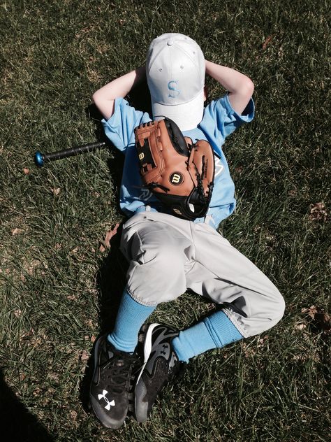 Pic ideas for Tball Mariana, Tee Ball Pictures, Baseball Photoshoot Ideas Kids, Boys Tball Pictures Photo Ideas, Baseball Field Family Photoshoot, T Ball Photography Ideas, Team Baseball Picture Ideas, Tball Pictures Photo Ideas, Kids Baseball Pictures