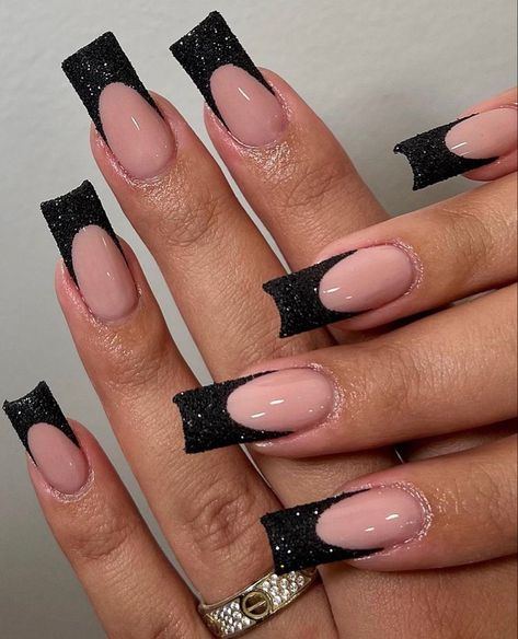 Black Wedding Nails, Black Sparkle Nails, Classy Black Nails, Black Prom Nails, Black French Nails, Girly Acrylic Nails, Black Nails With Glitter, Black Coffin Nails, Graduation Nails