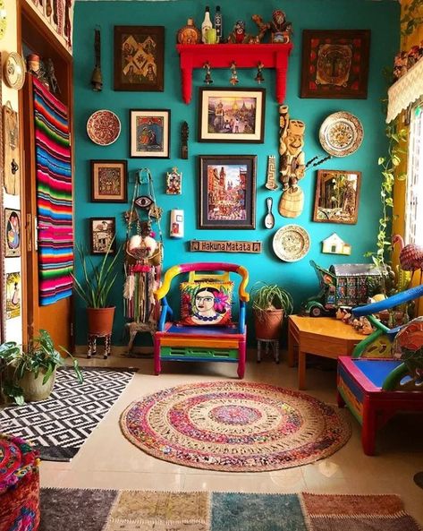 9 Beautiful Boho Wall Decor Ideas • One Brick At A Time Boho Wall Decor Ideas, Vacation House Decor, Estilo Kitsch, Mexican Interior Design, Mexican Interiors, Stil Boho, Mexican Home Decor, Mexican Home, Interior Vintage